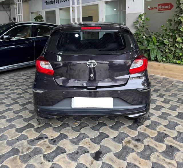 https://images10.gaadi.com/usedcar_image/4562511/original/processed_25b37325b33bdd9c40ead48e81c2c0c3.jpg?imwidth=6402