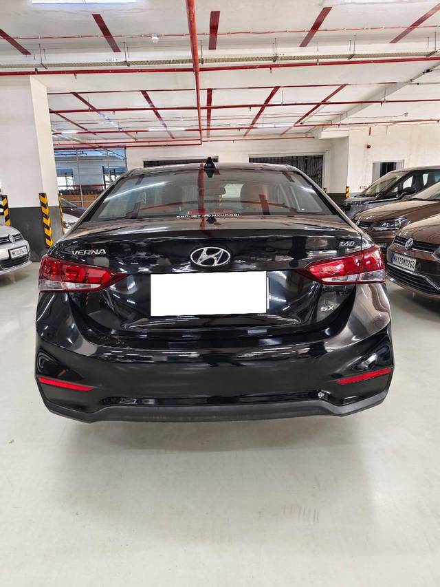 https://images10.gaadi.com/usedcar_image/4562514/original/processed_4748cfdb447cc11cff90df01c92b04d6.jpg?imwidth=6401