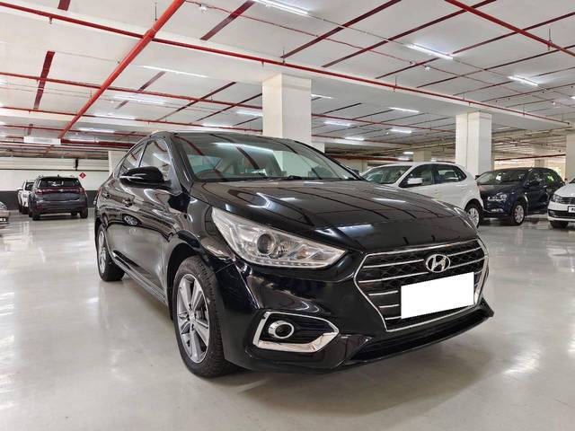 https://images10.gaadi.com/usedcar_image/4562514/original/processed_9cf725e436e2c8d0d903a899641fe38d.jpg?imwidth=6400