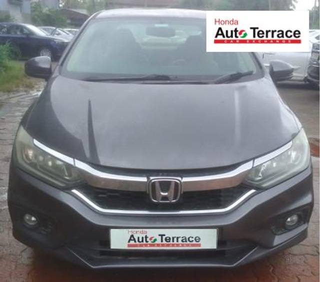 https://images10.gaadi.com/usedcar_image/4562524/original/d1f3d8393d4fda09564a154d93834c4b.jpeg?imwidth=6400