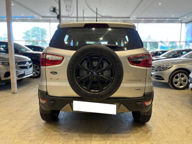 https://images10.gaadi.com/usedcar_image/4562565/original/processed_b49b7354fec8044949faf70b494cee2c.jpg?imwidth=6402