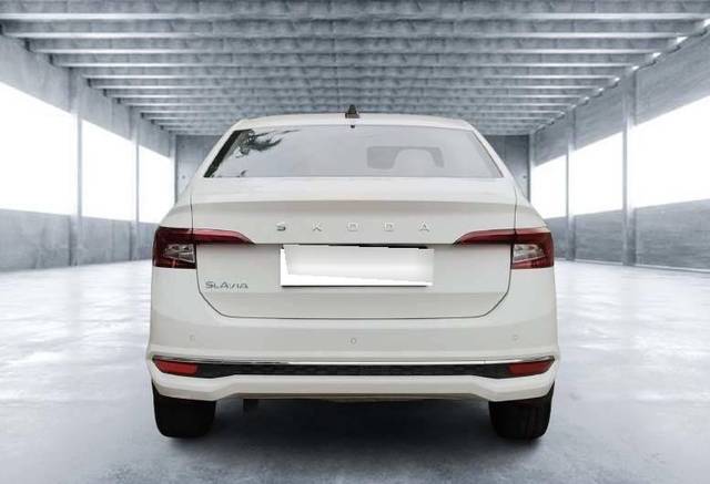 https://images10.gaadi.com/usedcar_image/4562570/original/processed_9ca168a74820c451e509838e9cc88cfc.jpeg?imwidth=6401
