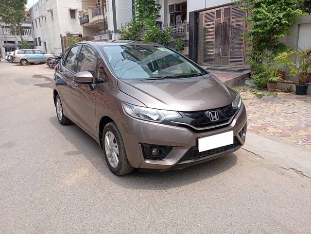 https://images10.gaadi.com/usedcar_image/4562584/original/processed_1dcf21c5447a4f3ee95d430d29bd690e.jpg?imwidth=6400