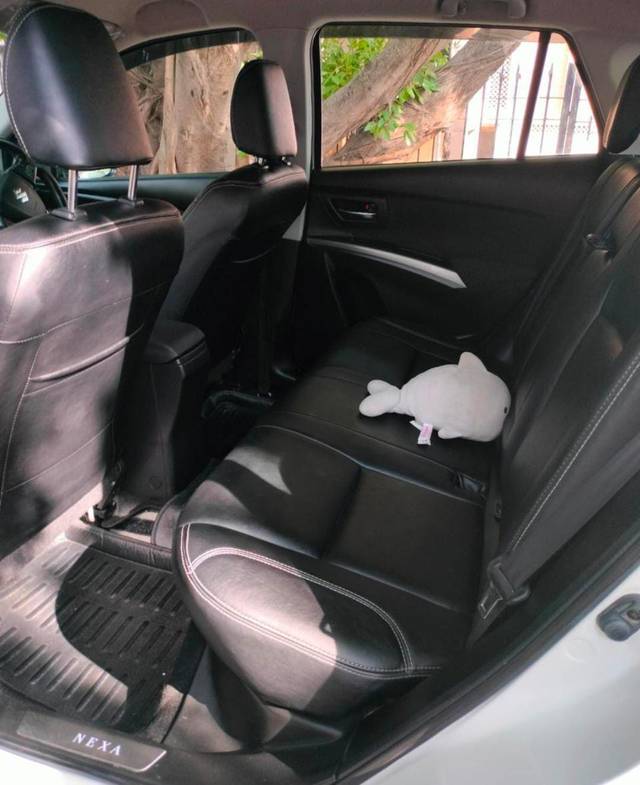 https://images10.gaadi.com/usedcar_image/4562585/original/81d1bb68bc2f63f3513fb5aeebd21c76.jpg?imwidth=6400