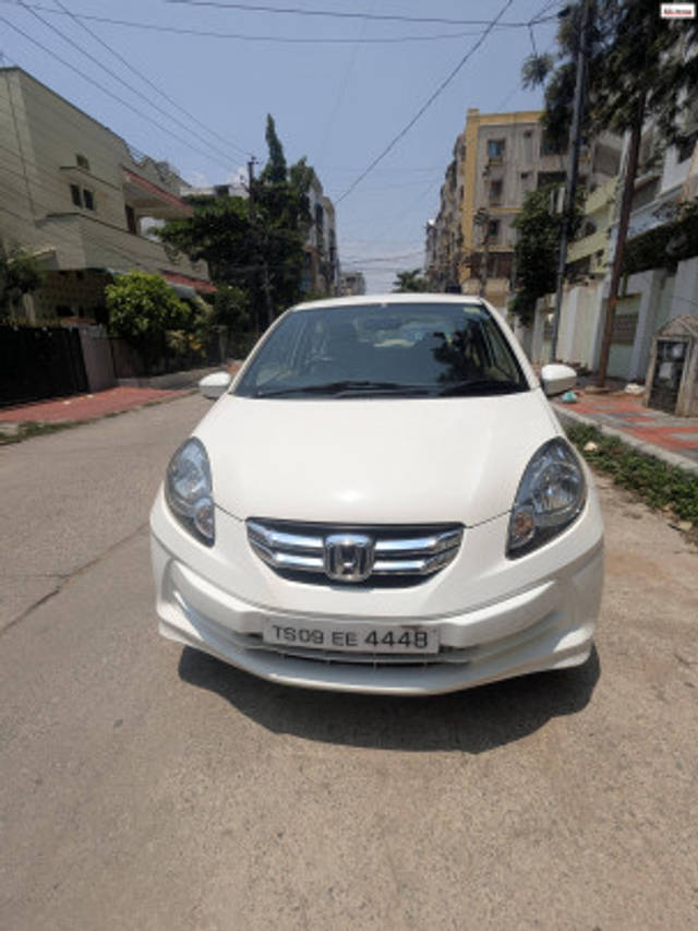 https://images10.gaadi.com/usedcar_image/4562613/original/3f56aac85a461581dc0e3afb8d6724e5.jpg?imwidth=6400
