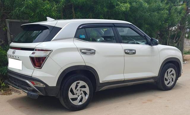 https://images10.gaadi.com/usedcar_image/4562617/original/processed_3ccbc46cb94558d88968171e8c3abda2.jpg?imwidth=6401
