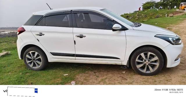https://images10.gaadi.com/usedcar_image/4562634/original/processed_4ec2b213-b050-47dd-9cac-4ddb91854a01.jpg?imwidth=6401