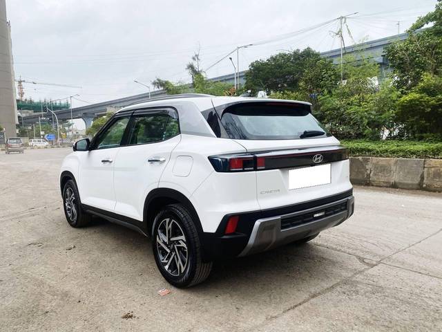 https://images10.gaadi.com/usedcar_image/4562637/original/processed_8024692f990bffef8eef2ec987e8cc60.jpg?imwidth=6402