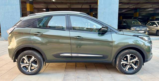 https://images10.gaadi.com/usedcar_image/4562640/original/processed_d671aa4c4ffaf4e0d21b26ffe7acc8bb.jpg?imwidth=6402