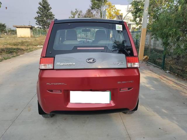 https://images10.gaadi.com/usedcar_image/4562649/original/processed_8acf7ebf5a7dc055615a9abe4b51fab0.jpg?imwidth=6401