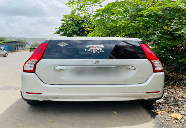 https://images10.gaadi.com/usedcar_image/4562691/original/0afc2df6-cea2-4249-978d-e2f6c9934de8.?imwidth=6402