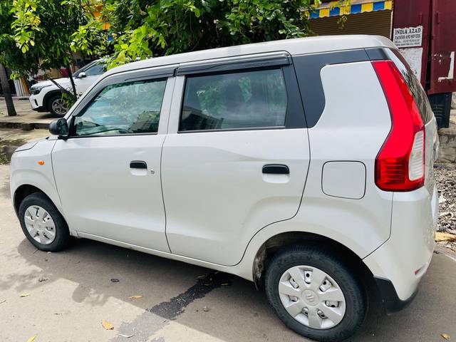 https://images10.gaadi.com/usedcar_image/4562691/original/a6c53056-f898-436c-ba0a-3b7f78828d7d.jpg?imwidth=6401