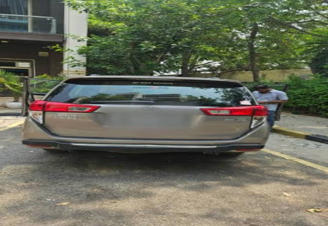 https://images10.gaadi.com/usedcar_image/4562694/original/a6bd1d74-2426-4c0b-a169-44bde86a0f53.?imwidth=6401