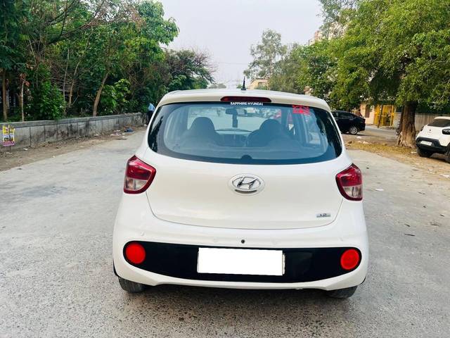 https://images10.gaadi.com/usedcar_image/4562699/original/processed_3b9b640b-beab-4322-90c4-c998aece337e.jpg?imwidth=6401