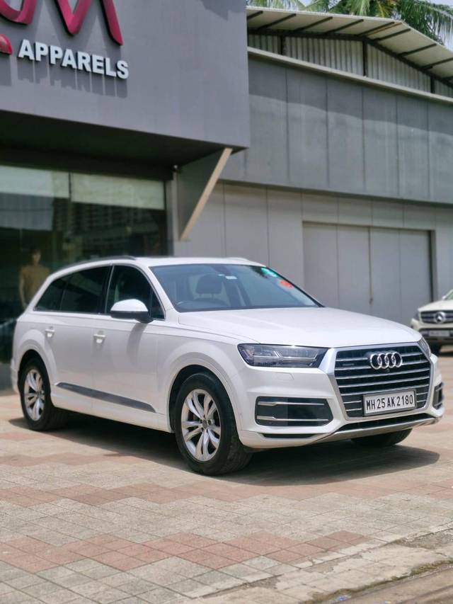 https://images10.gaadi.com/usedcar_image/4562714/original/processed_055cb46265de8307fd4ec4b695a2b8f7.jpg?imwidth=6400