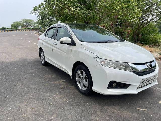 https://images10.gaadi.com/usedcar_image/4562715/original/processed_b023a8759fa13f371d0f445531f59adc.jpg?imwidth=6400