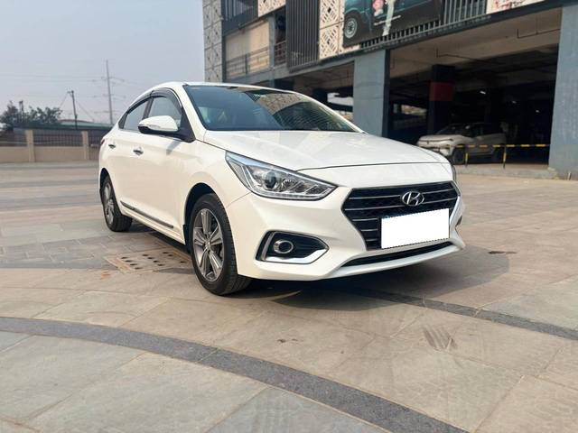 https://images10.gaadi.com/usedcar_image/4562742/original/processed_6d6e259e806bb0dbc020bbe3d98740c4.jpg?imwidth=6400