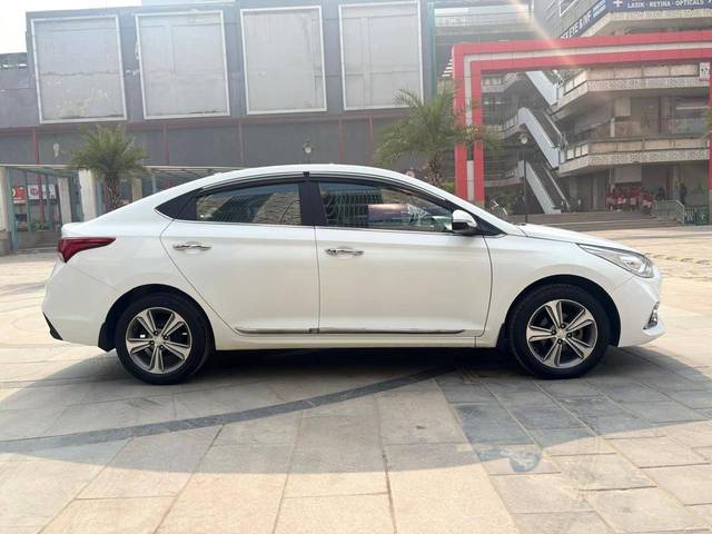 https://images10.gaadi.com/usedcar_image/4562742/original/processed_960ef15de67d8f90d6f938c862b8bd0b.jpg?imwidth=6401