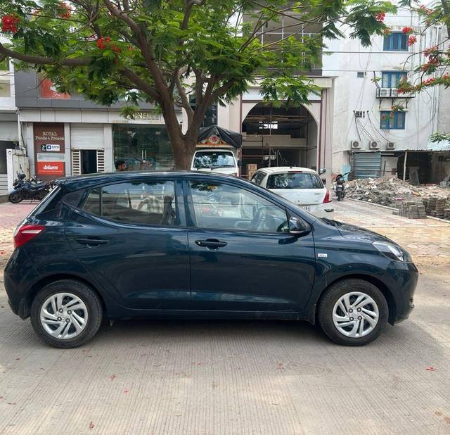 https://images10.gaadi.com/usedcar_image/4562745/original/processed_b7995356d663646a0eb37bdfd05d87ce.jpg?imwidth=6401