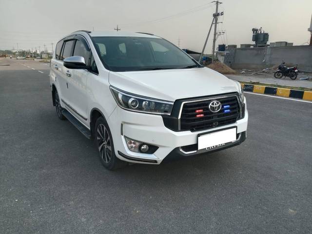https://images10.gaadi.com/usedcar_image/4562747/original/processed_40afb3882512e1400c3859039bb138b8.jpg?imwidth=6400