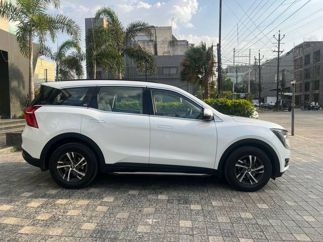 https://images10.gaadi.com/usedcar_image/4562754/original/415cf04d5d3204a60efab95f67bf7019.jpg?imwidth=6401