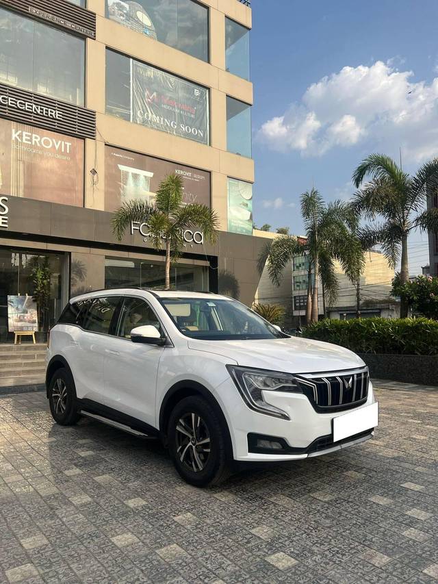 https://images10.gaadi.com/usedcar_image/4562754/original/processed_3ab45e9d4cb7113b3e26060f175e5fca.jpg?imwidth=6400