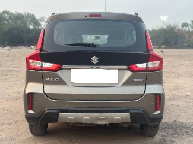https://images10.gaadi.com/usedcar_image/4562761/original/processed_0db926b2aa83f14690d656142b14a122.jpg?imwidth=6402