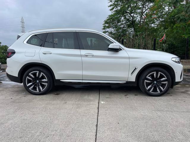 https://images10.gaadi.com/usedcar_image/4562763/original/e09bba77ca05c89f2285f941d304b6da.jpg?imwidth=6401