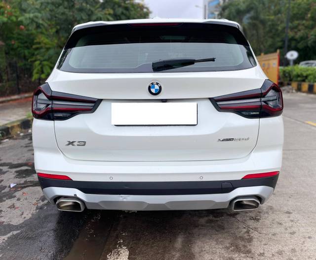 https://images10.gaadi.com/usedcar_image/4562763/original/processed_447ec01e8bbaff78aba3182a3946ddb1.jpg?imwidth=6402