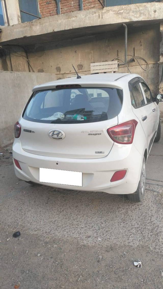 https://images10.gaadi.com/usedcar_image/4562798/original/processed_d7315a4d-2364-493f-90af-ecd2d4af40e5.jpg?imwidth=6400