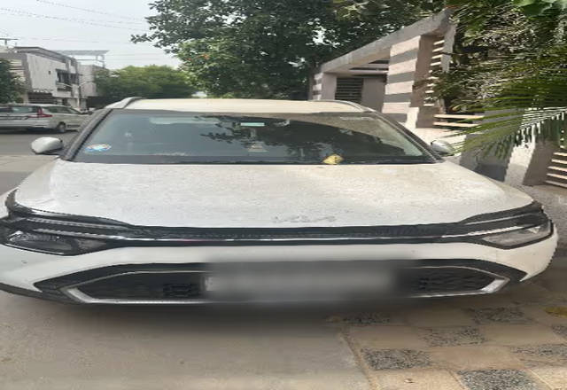 https://images10.gaadi.com/usedcar_image/4562812/original/c669a61f-6409-4f03-9fa7-866e8f481a7c.?imwidth=6400