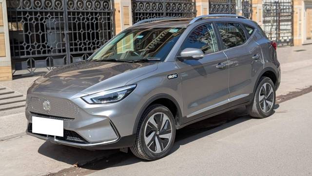 https://images10.gaadi.com/usedcar_image/4562835/original/processed_a5d78ba00a74593157f21cd29db81e2d.jpg?imwidth=6400