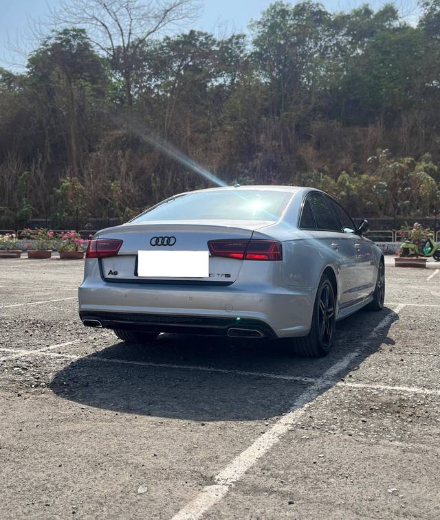 https://images10.gaadi.com/usedcar_image/4562839/original/processed_2a5b41badf0879bf155ea69199ad91dd.jpeg?imwidth=6401