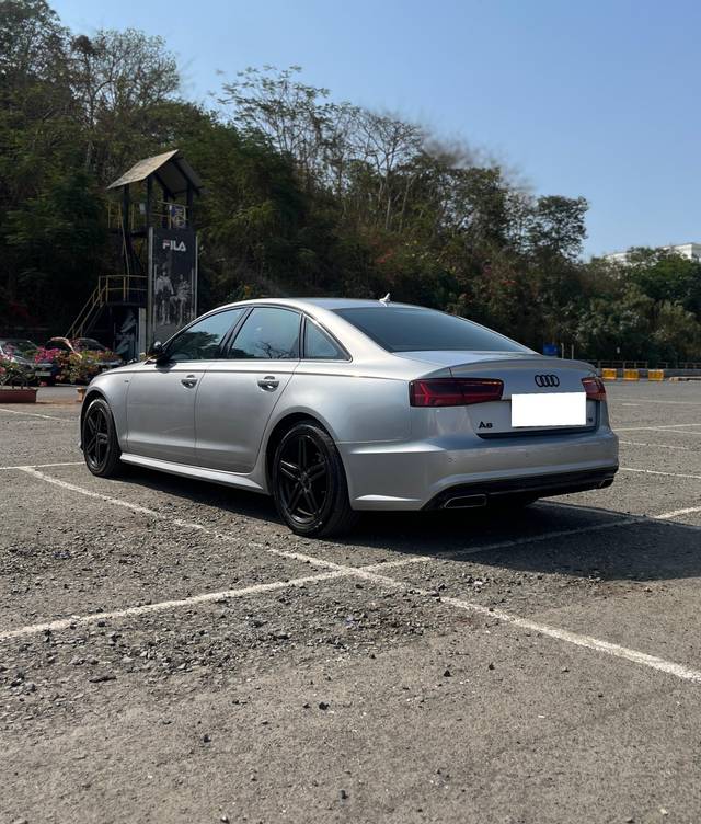 https://images10.gaadi.com/usedcar_image/4562839/original/processed_693f1b6e0ee69e449945326e03c0e936.jpeg?imwidth=6402