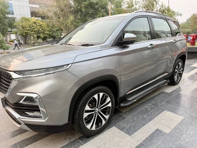https://images10.gaadi.com/usedcar_image/4562841/original/processed_d250dcec5c457c4f1bde44830bf196f6.jpg?imwidth=6400