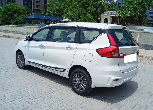 https://images10.gaadi.com/usedcar_image/4562842/original/processed_cbbe8a9665934ef52ebd6d8bb58f9168.jpg?imwidth=6402