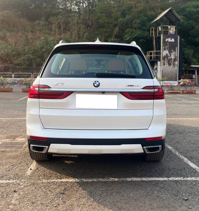 https://images10.gaadi.com/usedcar_image/4562845/original/processed_62619ce9a709bce6bd2756bda497efc3.jpg?imwidth=6402