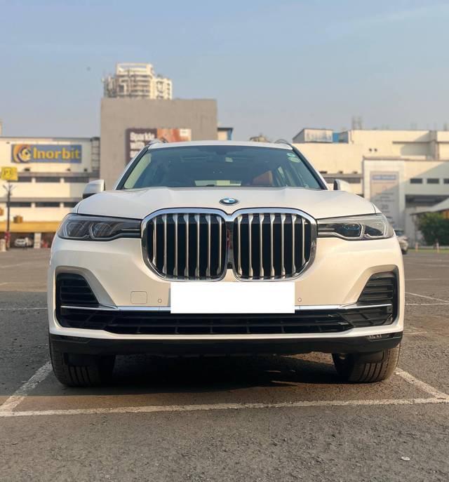 https://images10.gaadi.com/usedcar_image/4562845/original/processed_a7c2b8e63266ffd85d8b5b2344908fd7.jpg?imwidth=6401