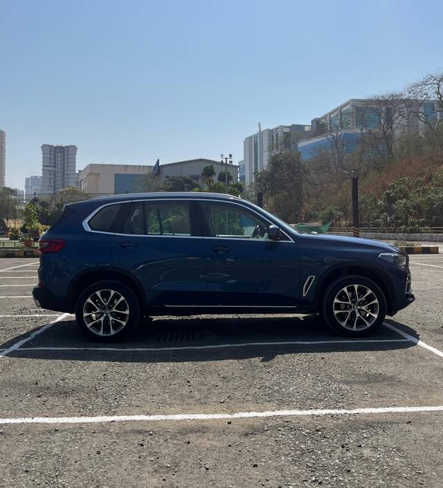 https://images10.gaadi.com/usedcar_image/4562850/original/b4a6f887bcbc99b0b12d14e2e7b5a65c.jpg?imwidth=6401