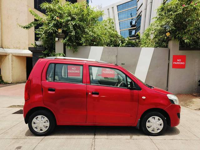 https://images10.gaadi.com/usedcar_image/4562853/original/processed_5a3854c344d4d5361dc0c467f3af0dc3.jpeg?imwidth=6401