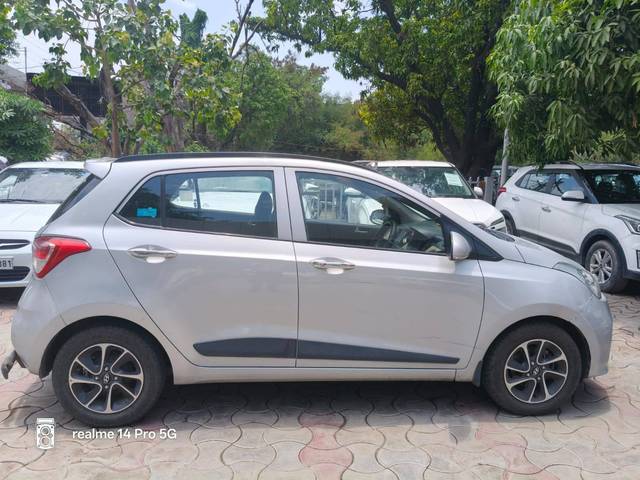 https://images10.gaadi.com/usedcar_image/4562854/original/processed_cbe059eb848a1530789aa3ef234686a3.jpg?imwidth=6401