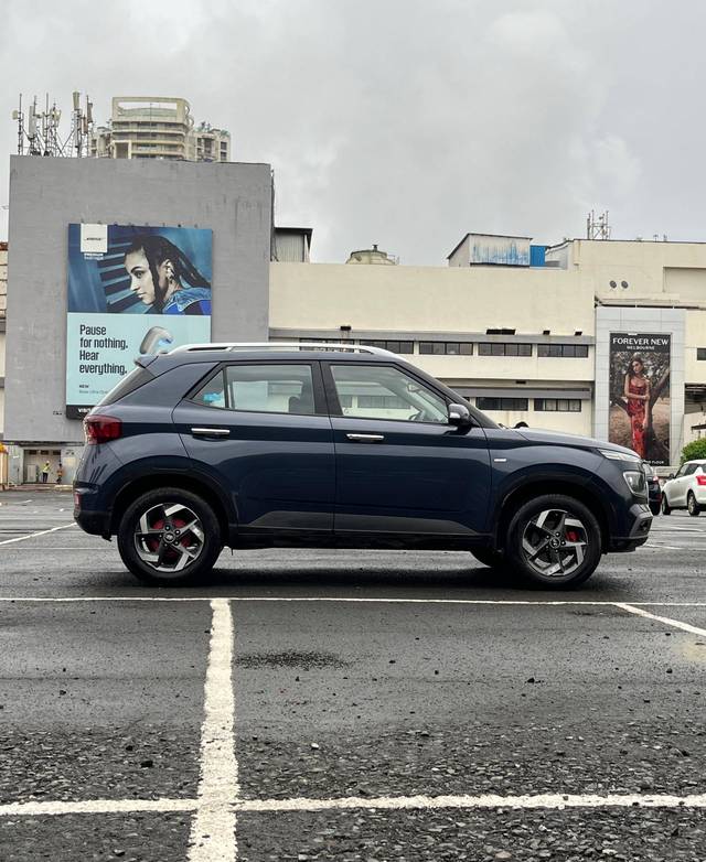 https://images10.gaadi.com/usedcar_image/4562867/original/processed_fd3417427c3e7b32df9c7c634694ad5c.jpg?imwidth=6401