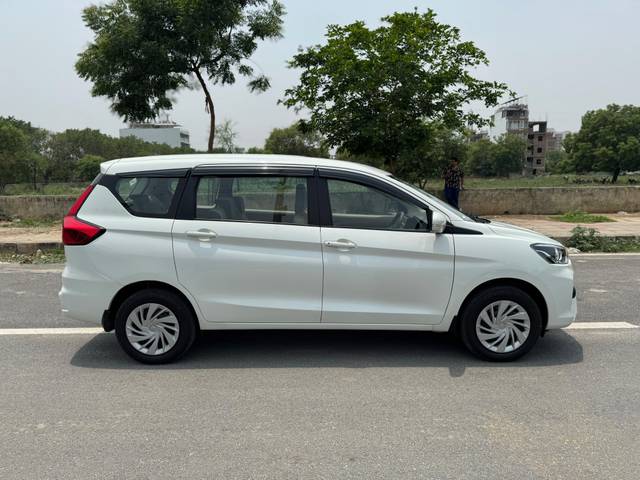 https://images10.gaadi.com/usedcar_image/4562871/original/ec10266e7b5f093ea11281a233b9524a.jpg?imwidth=6401