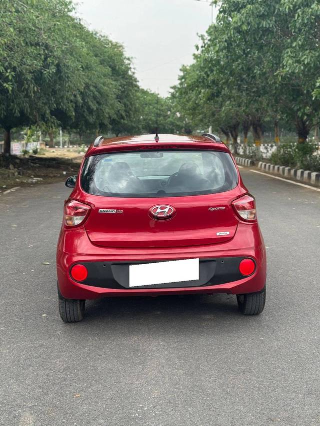 https://images10.gaadi.com/usedcar_image/4562877/original/processed_31bf6357bff687ac9aa947442b0340f4.jpg?imwidth=6401