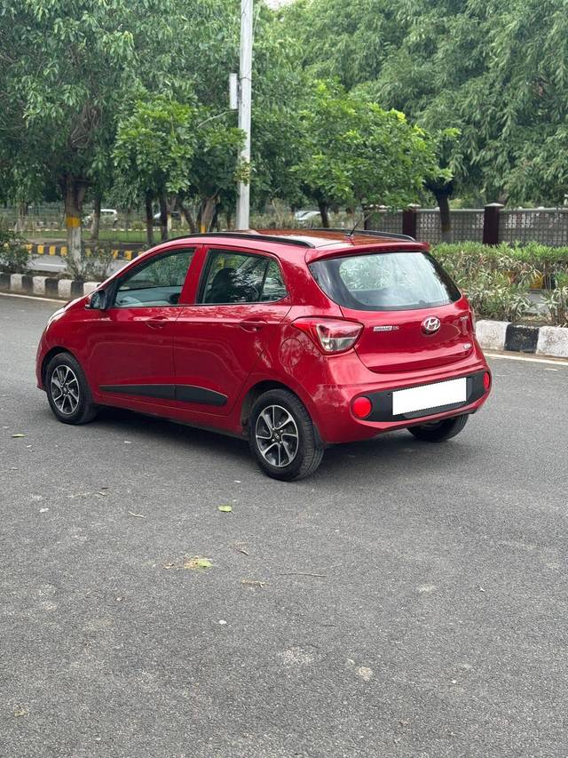 https://images10.gaadi.com/usedcar_image/4562877/original/processed_6d49390170c1d0d18e90dbdf1a5eb4a0.jpg?imwidth=6402