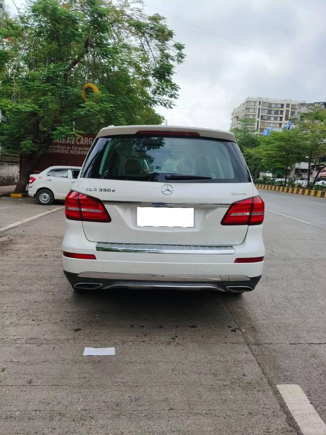 https://images10.gaadi.com/usedcar_image/4562898/original/processed_70ff3f721e4f22e242746c12d95f65d2.jpg?imwidth=6402