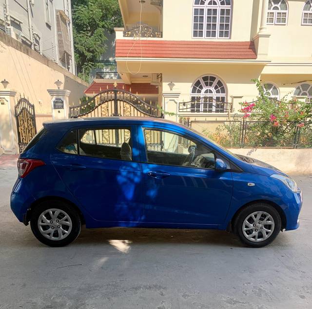 https://images10.gaadi.com/usedcar_image/4562899/original/8559bcf1cb5a3d6712944dbb60208d4a.jpg?imwidth=6401