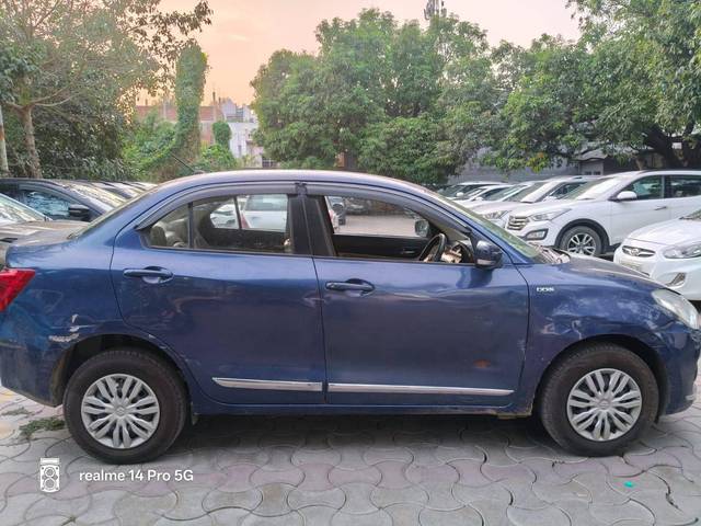 https://images10.gaadi.com/usedcar_image/4562900/original/processed_661de6f14b6e9a92c91b45630a1b1655.jpg?imwidth=6401
