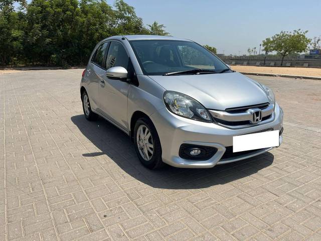 https://images10.gaadi.com/usedcar_image/4562955/original/processed_f37901d2cd558903e9228ea61966c574.jpg?imwidth=6400