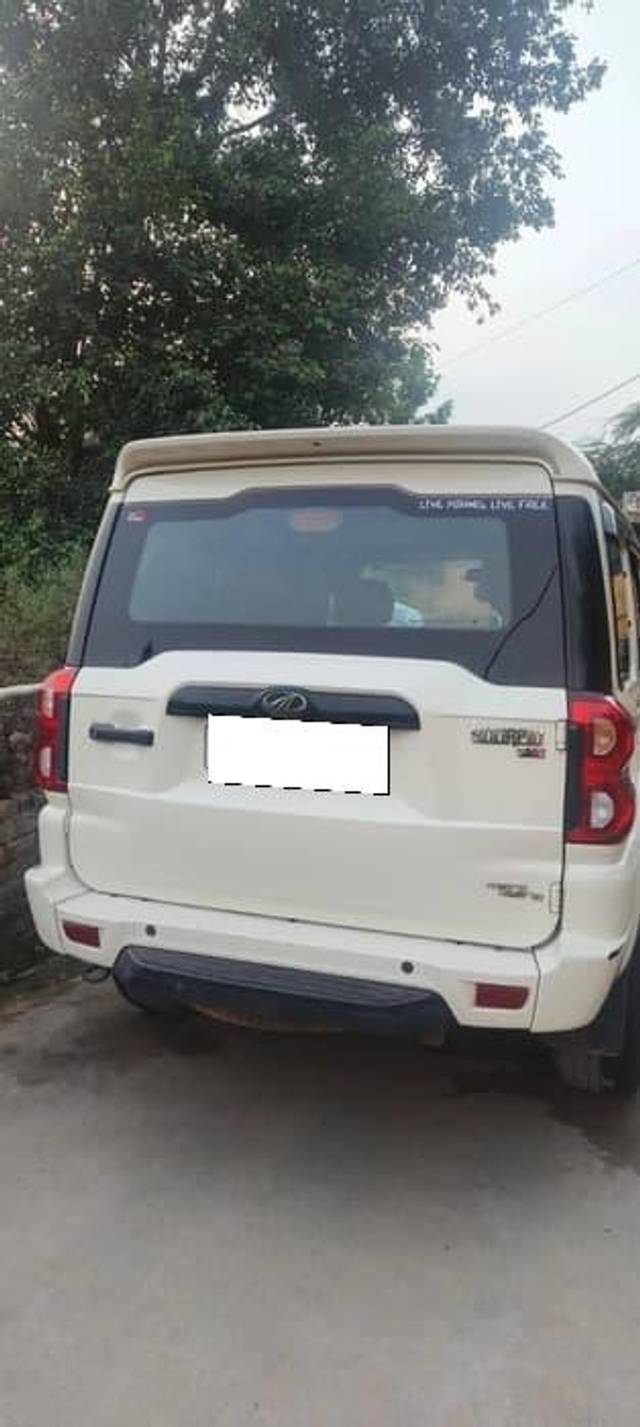 https://images10.gaadi.com/usedcar_image/4562957/original/processed_e134f1d9186c2f21d9846fcc5d59d71b.jpg?imwidth=6401